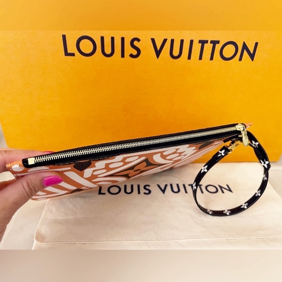 Authentic Louis Vuitton Limited Edition Caramel & Black Pochette Clutch Bag - Picture 4 of 12